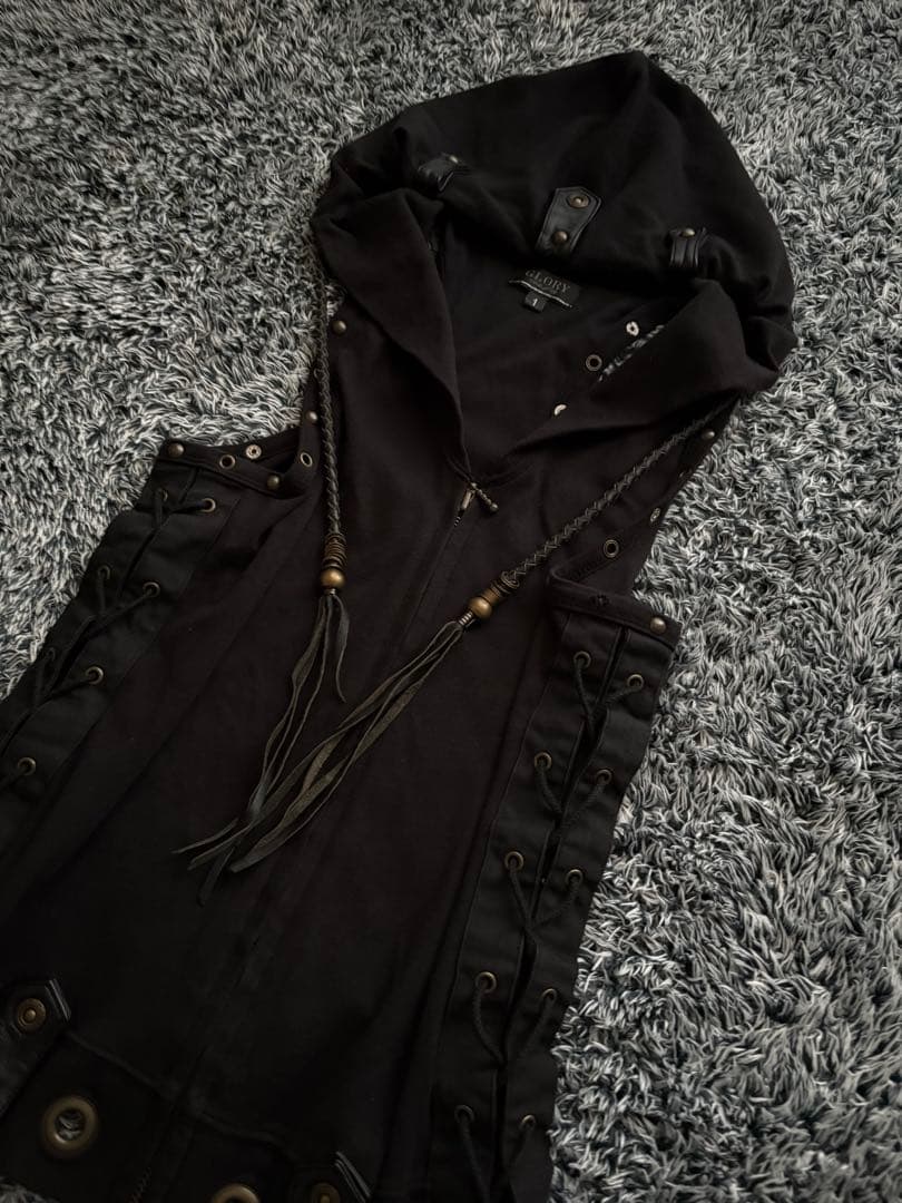 glory スタッズレースアップ ベスト