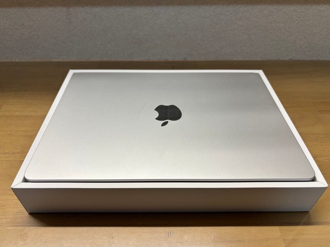 極美品 MacBook Air 13インチM2 スターライト