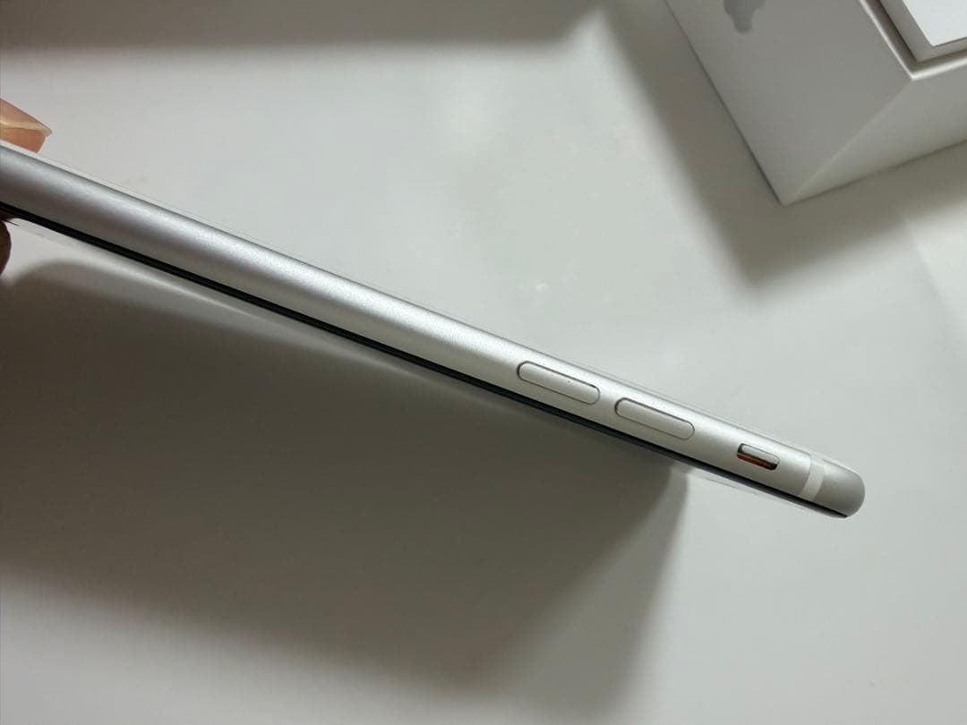 Apple iPhone SE (第2世代) 128GB