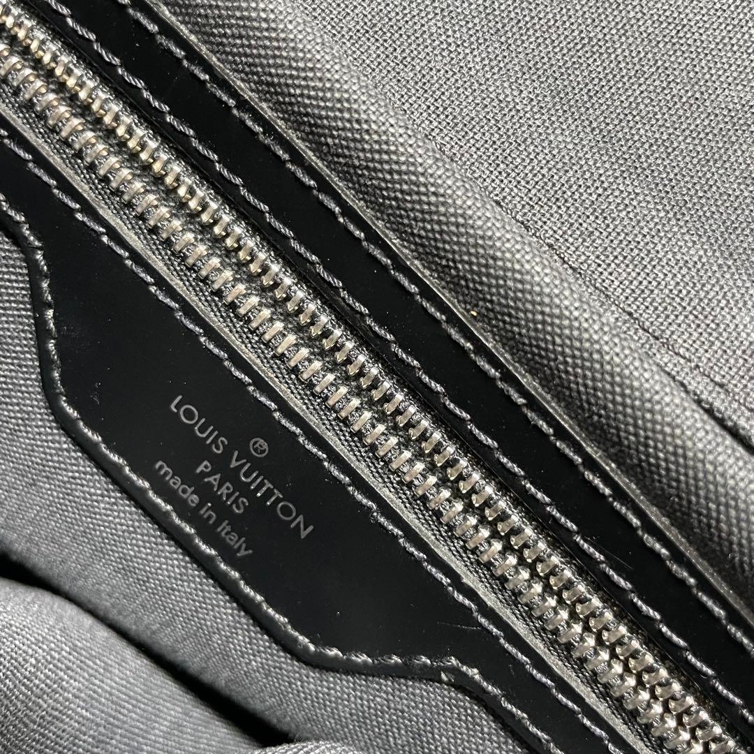 T*R様 LOUIS VUITTON ルイ ヴィトン タイガ ヴィクトール M3