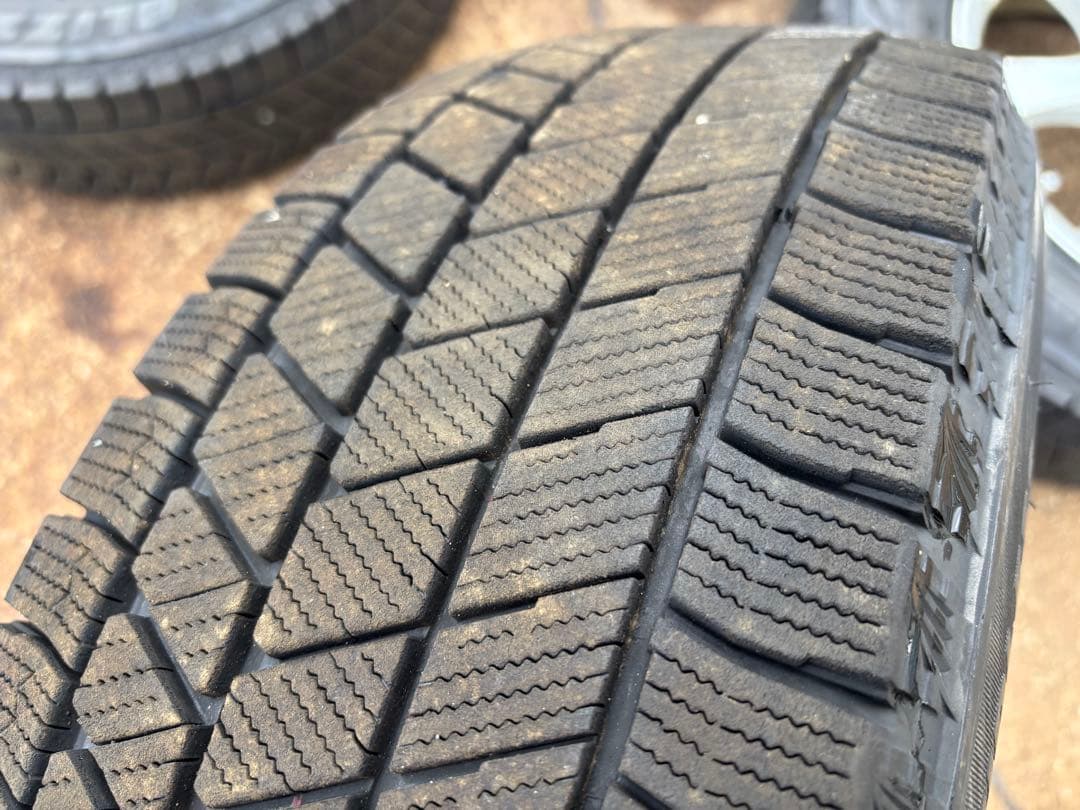 ①195/65R15 スタッドレスタイヤ アルミ付4本 15インチ ブリザック