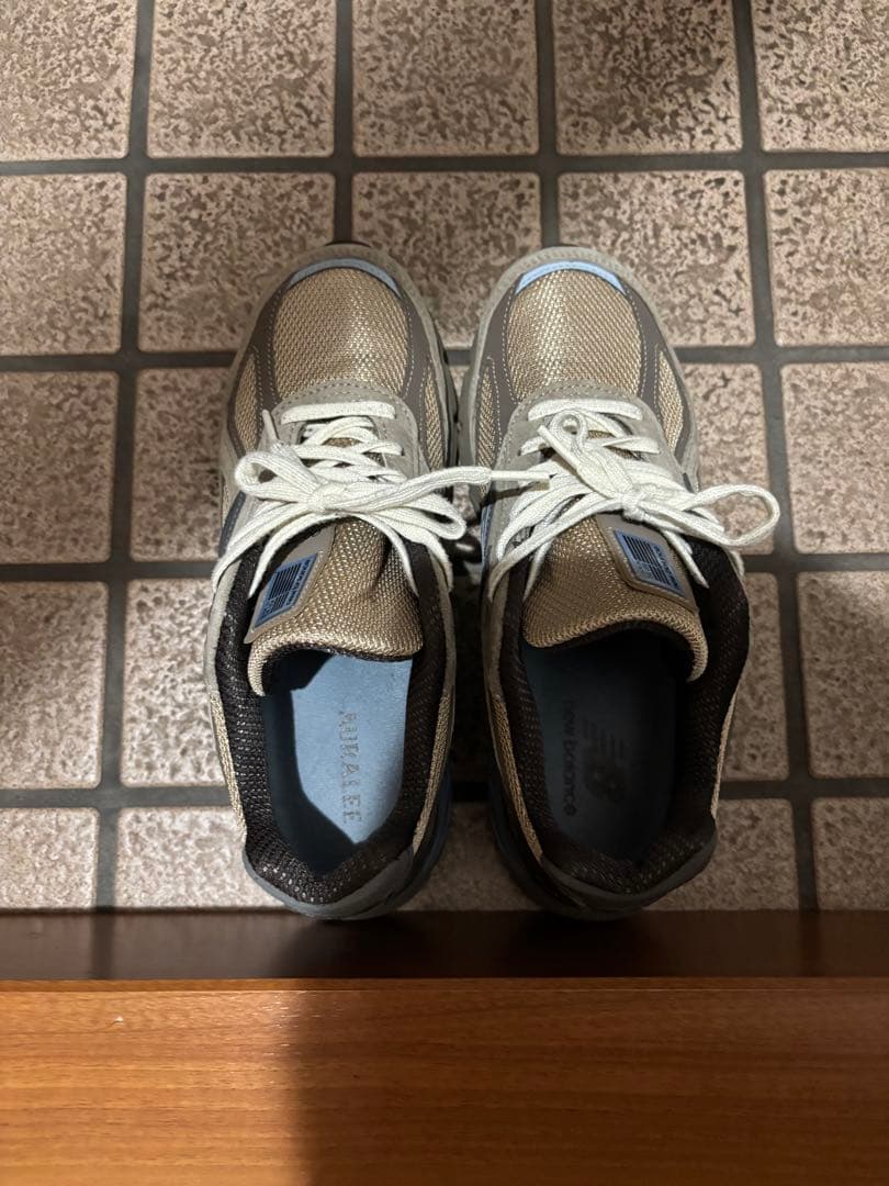 AURALEE × New Balance 990v425cm Taupe