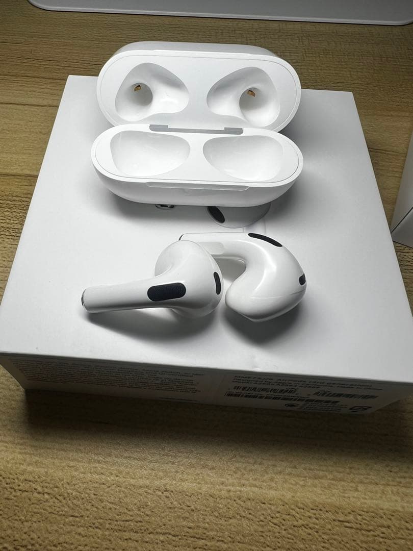 イヤホン Apple AirPods 3