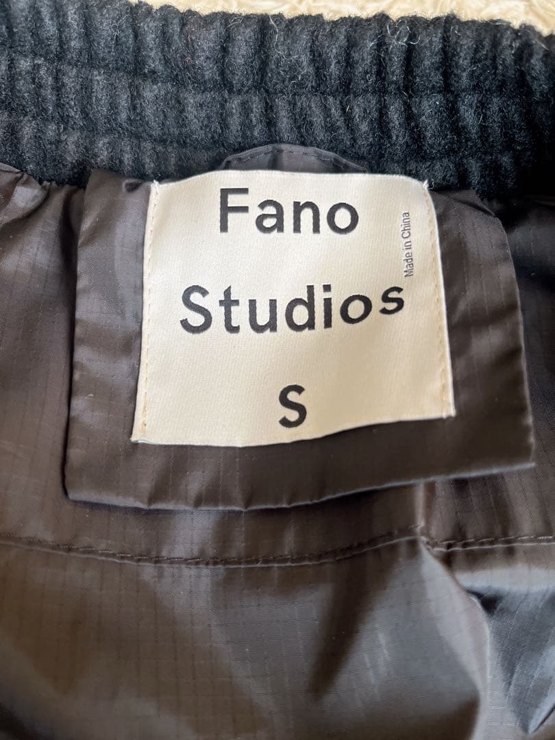 Fano Studios ブラック ダウンジャケット Sサイズ