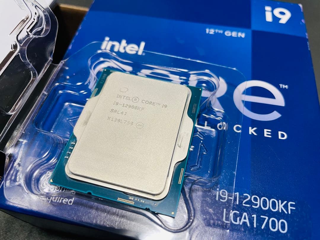 Intel core i9プロセッサー 12900KF(LGA1700)