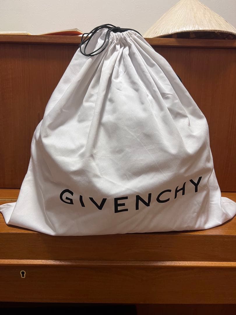 最終お値下げ！GIVENCHY ジバンシィ【希少！新品未使用】
