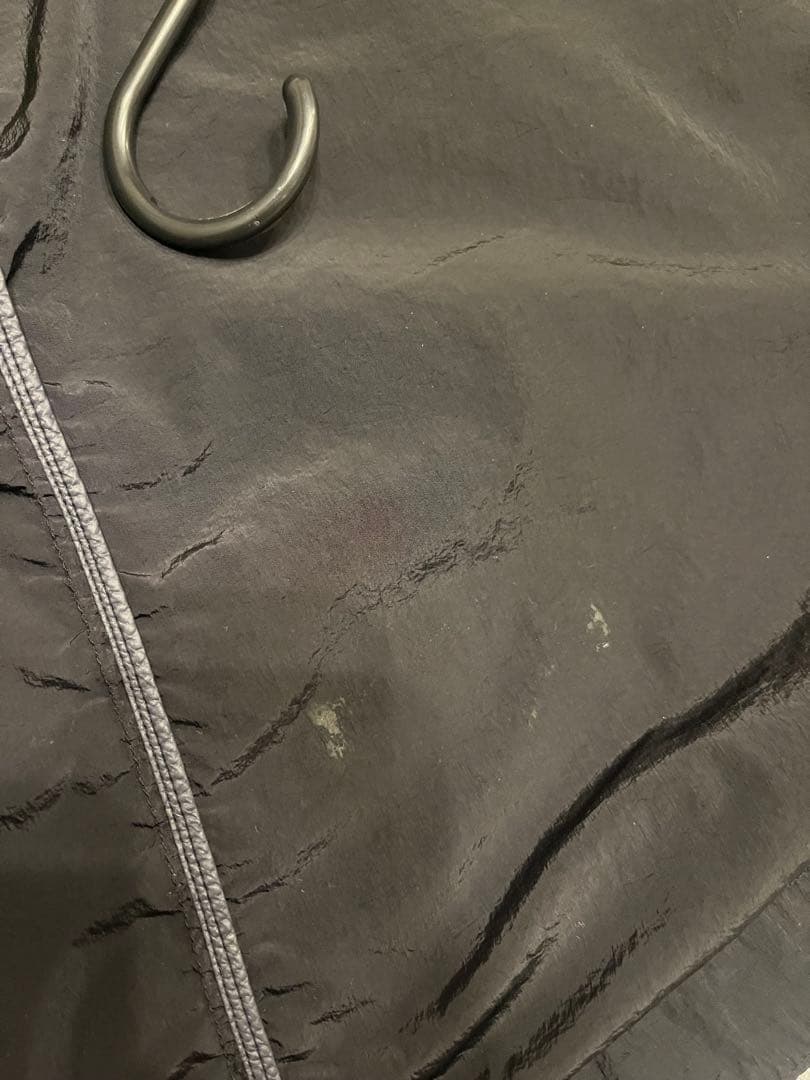 ナイロンジャケット 黒　ゴーグルフード付き