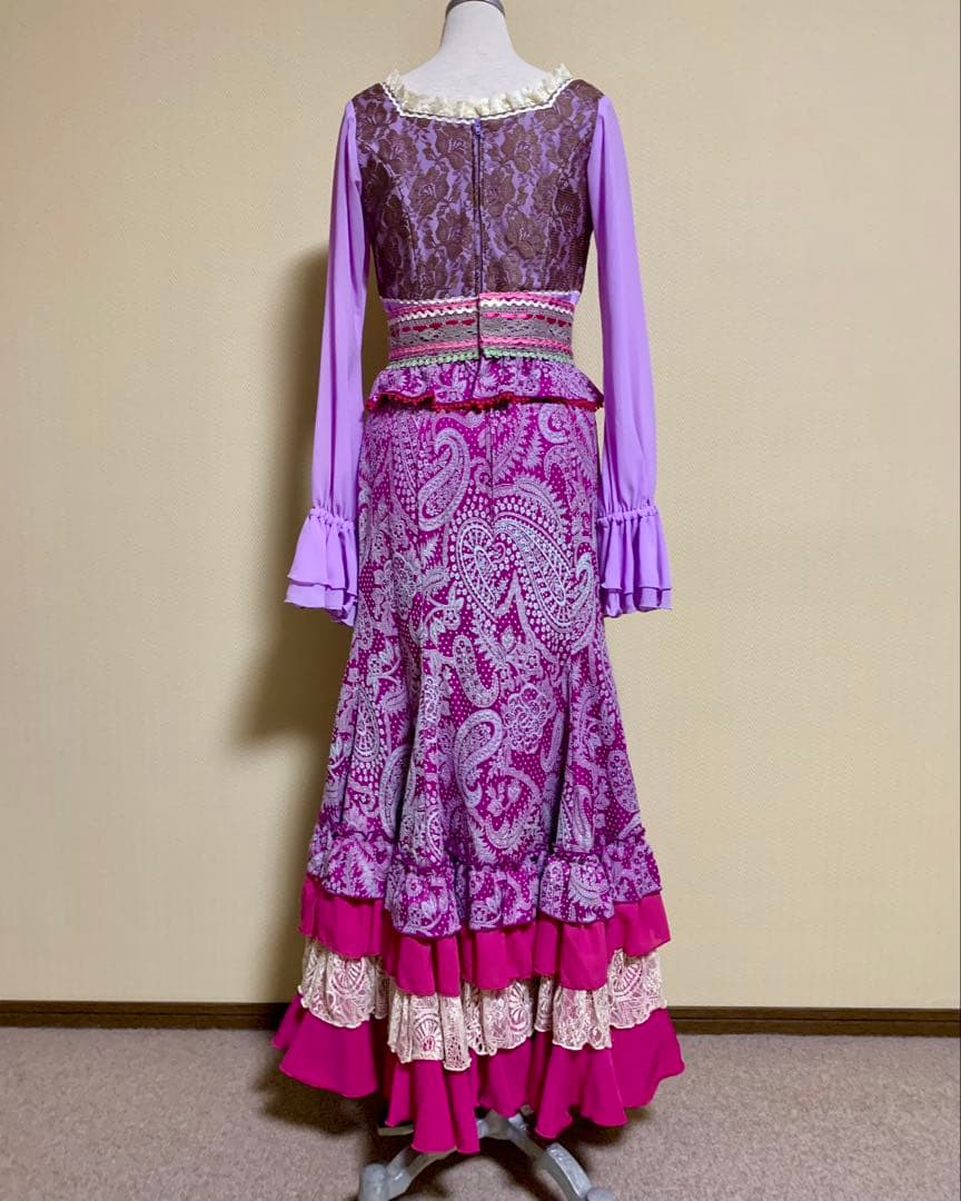 フラメンコ衣装　ソニアジョーンズ上下セットベルト付き　サイズMA