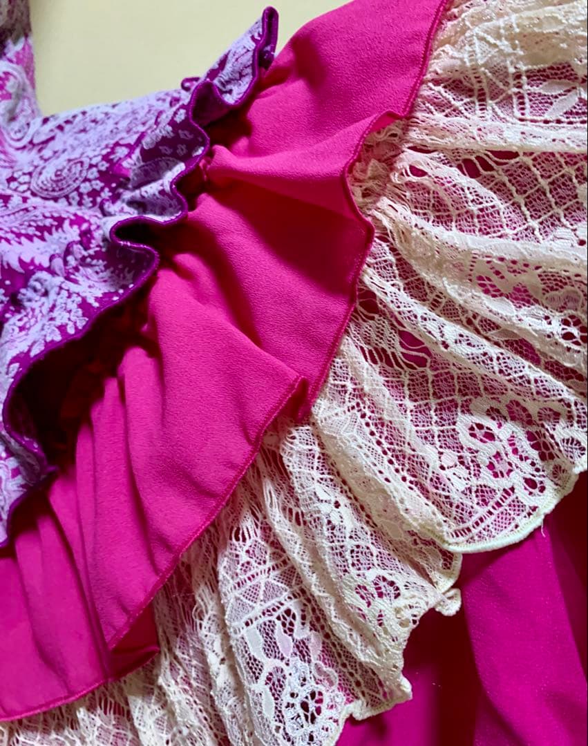 フラメンコ衣装　ソニアジョーンズ上下セットベルト付き　サイズMA