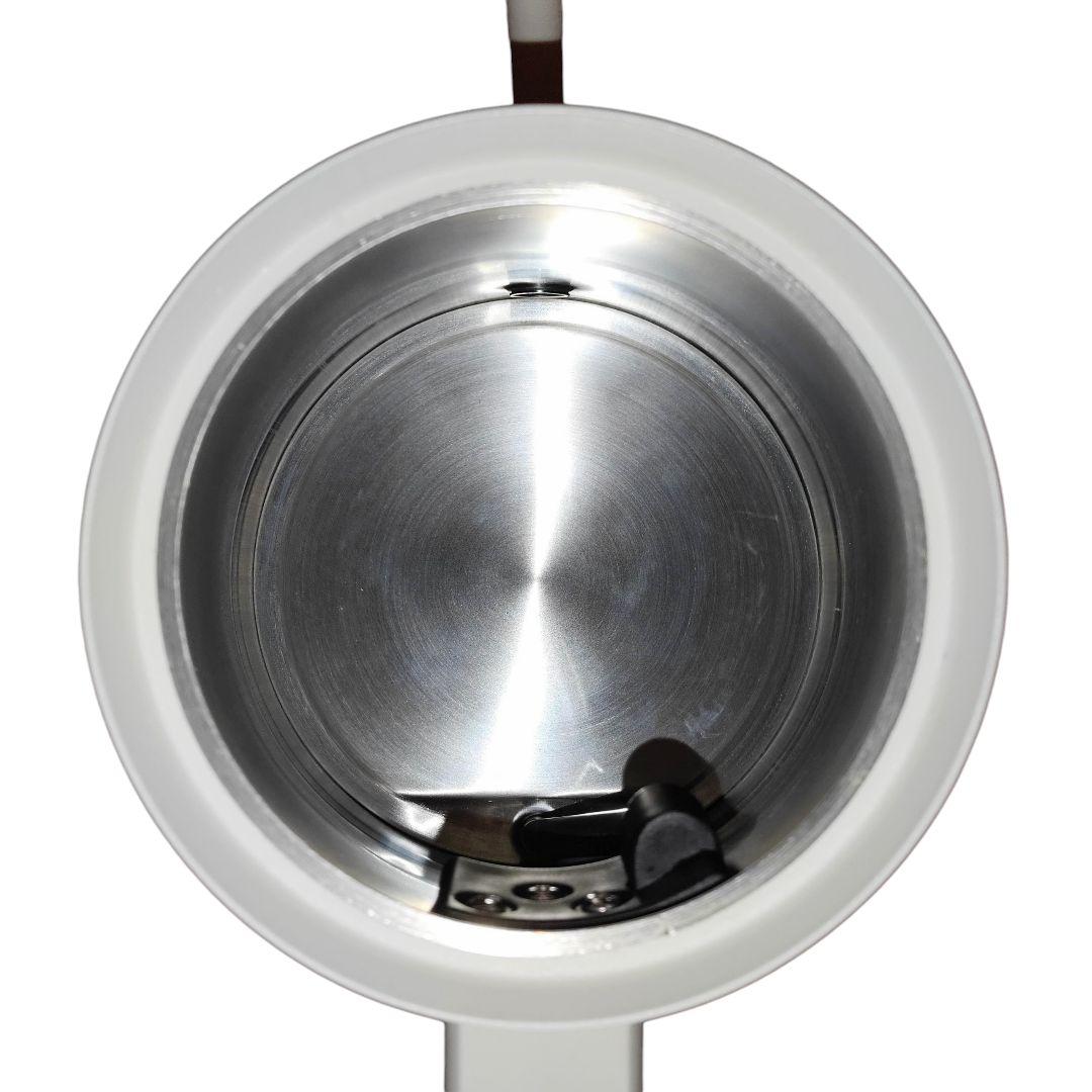 【動作OKな美品】バルミューダ　ザ・ポット　電気ケトル　ホワイト　K02A-WH