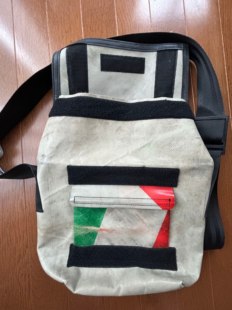 フライターグ　F11 LASSIE ラッシー