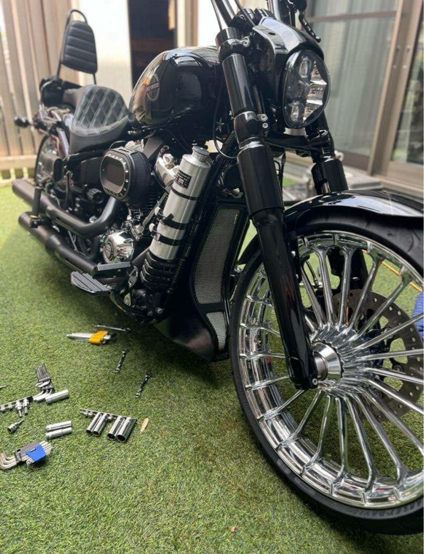 Thunderbike GPスタイル・チンスポイラー　ブレイクアウト　FXBR