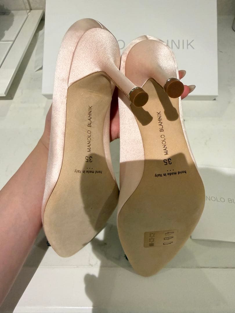 マノロブラニク ハンギシ9cm 35サイズ