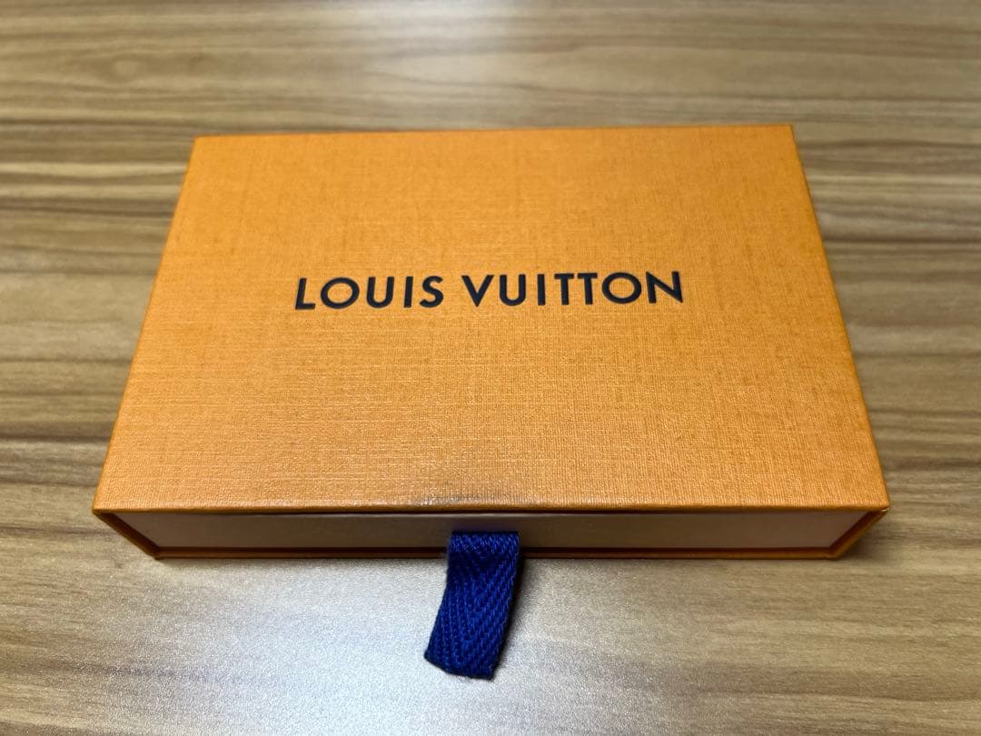 ルイヴィトン　キーホルダー　新品未使用　メッセージカード、紙袋付き