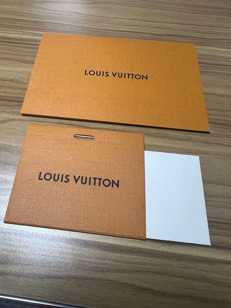 ルイヴィトン　キーホルダー　新品未使用　メッセージカード、紙袋付き