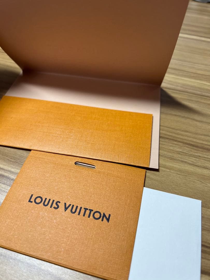 ルイヴィトン　キーホルダー　新品未使用　メッセージカード、紙袋付き