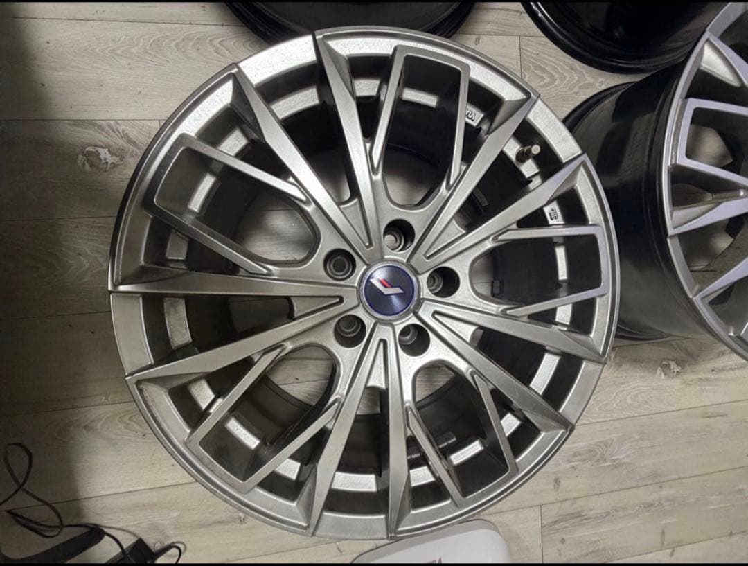 レアマイスター エルエフ ファース 18インチ8jインセット39 レクサスNX