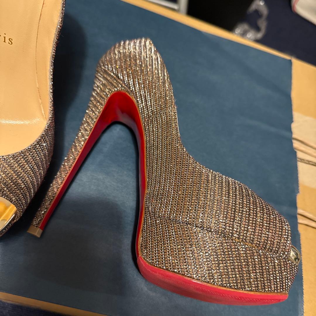 クリスチャンルブタン　キラキラ ラメ オープントゥ 美脚ヒール