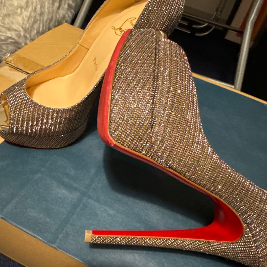 クリスチャンルブタン　キラキラ ラメ オープントゥ 美脚ヒール