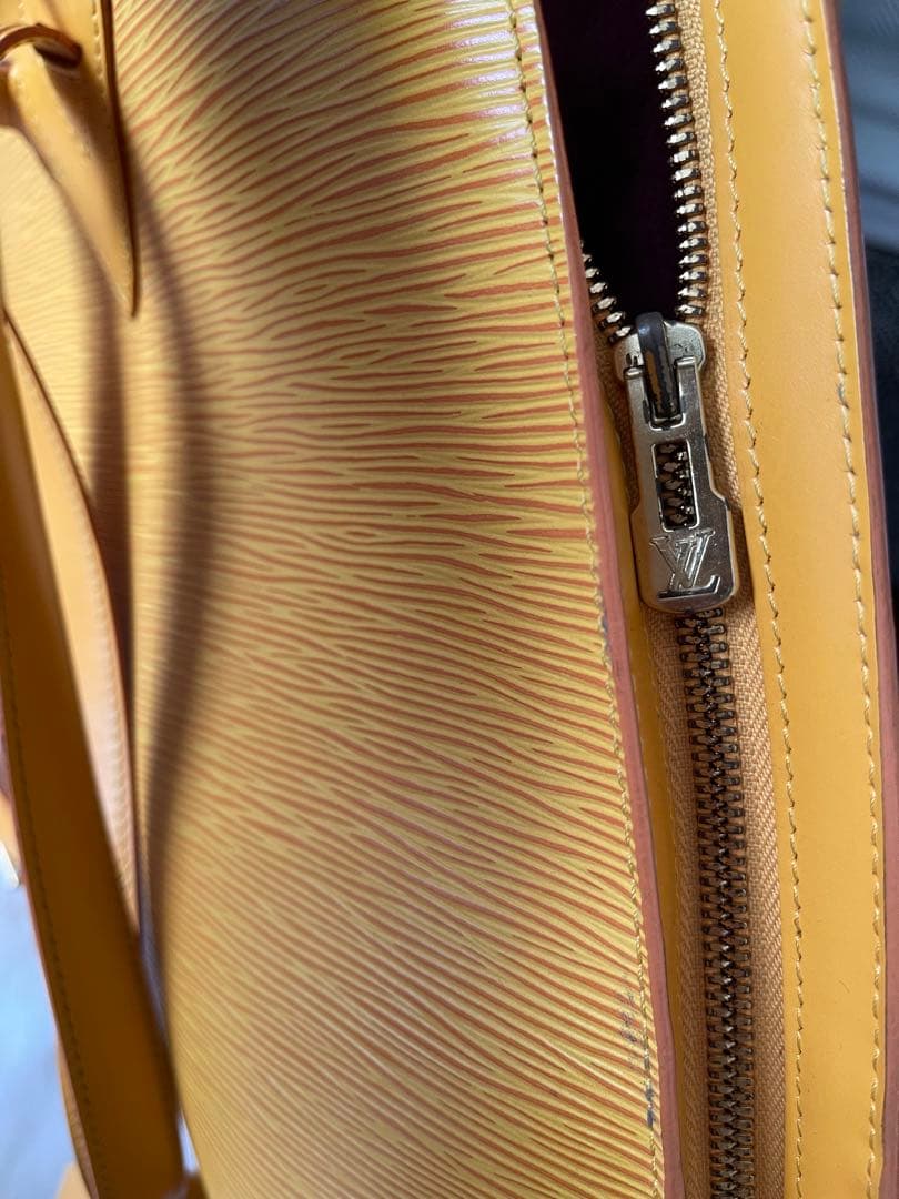 希少Louis Vuitton イエローオレンジ リュック