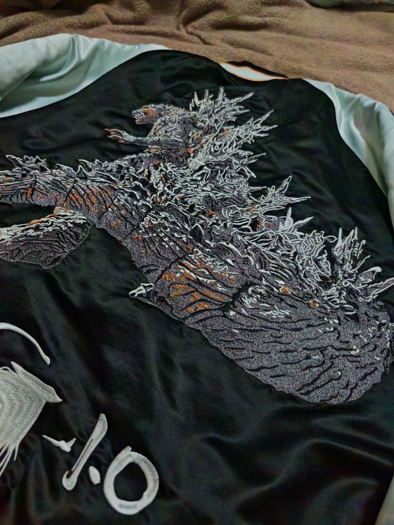 BREEZE ゴジラ 美品 日本限定 スカジャン ２面用 サテン vintage