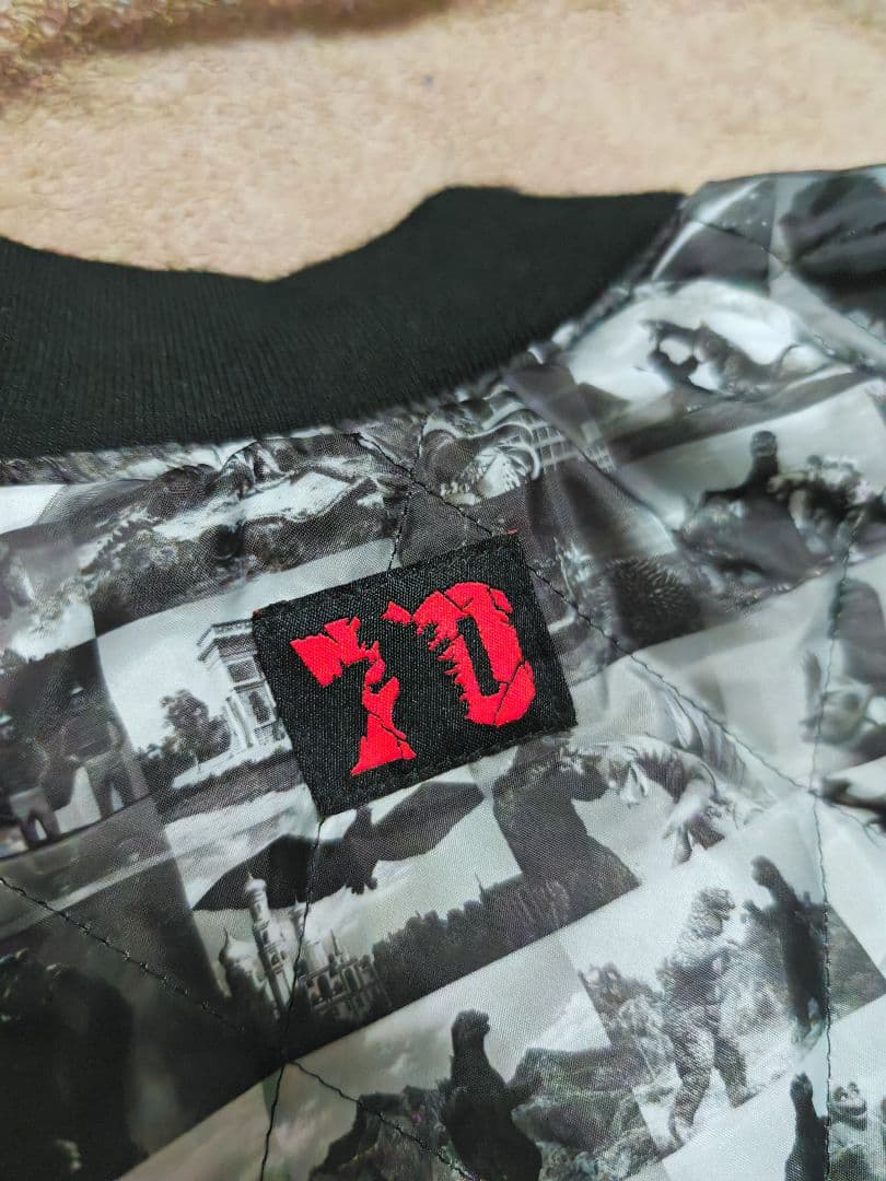 BREEZE ゴジラ 美品 日本限定 スカジャン ２面用 サテン vintage