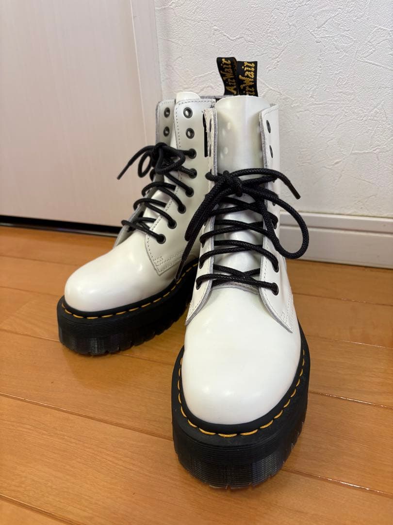 Dr.Martens JADON 8ホール ホワイト 厚底 ブーツ