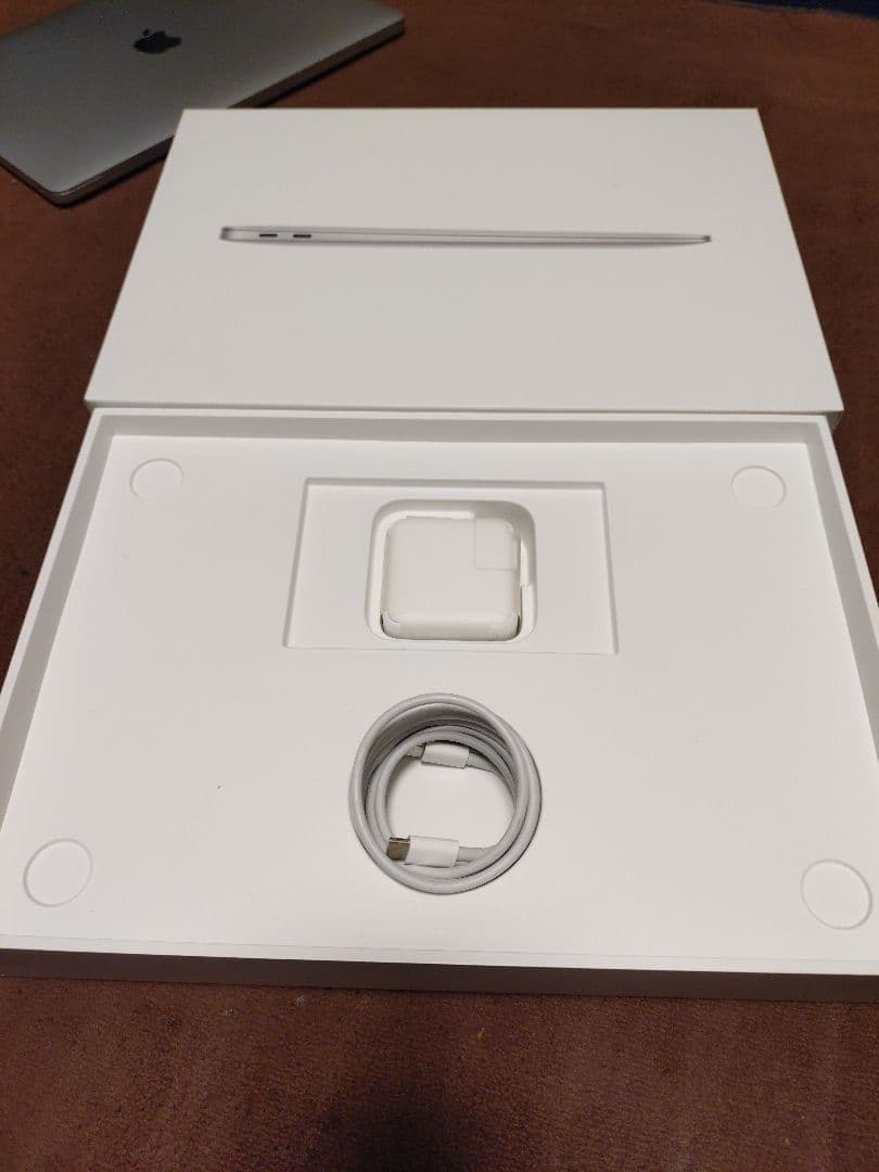 MacBook本体 MacBook Air 2020 Core i3 8GB 256GB