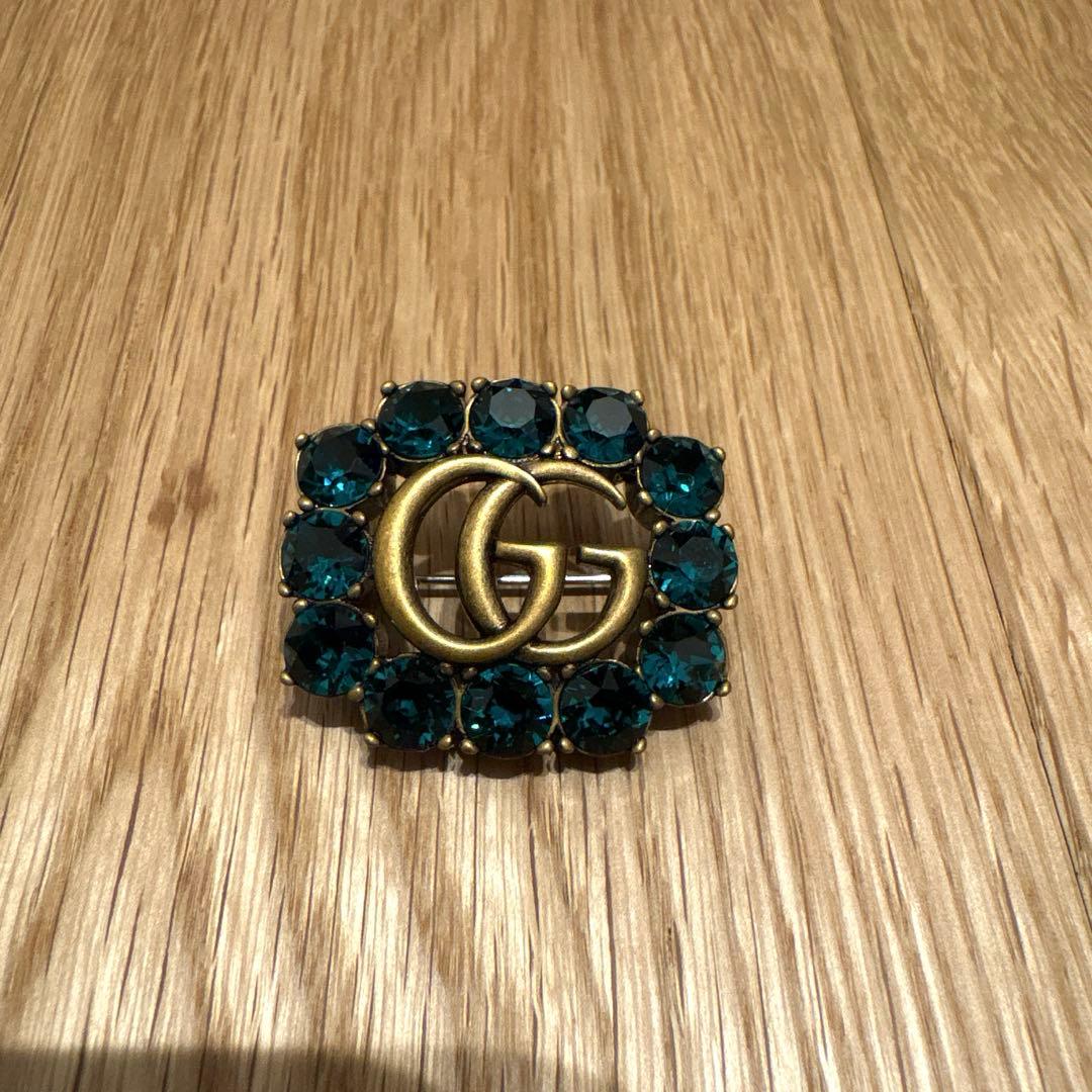 GUCCI ブローチ グリーン クリスタル ダブルG 903450