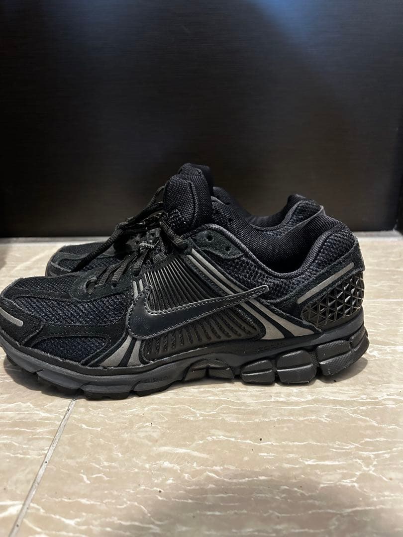 ⭐︎値下げ不可⭐︎Nike Zoom Vomero 5 ブラック