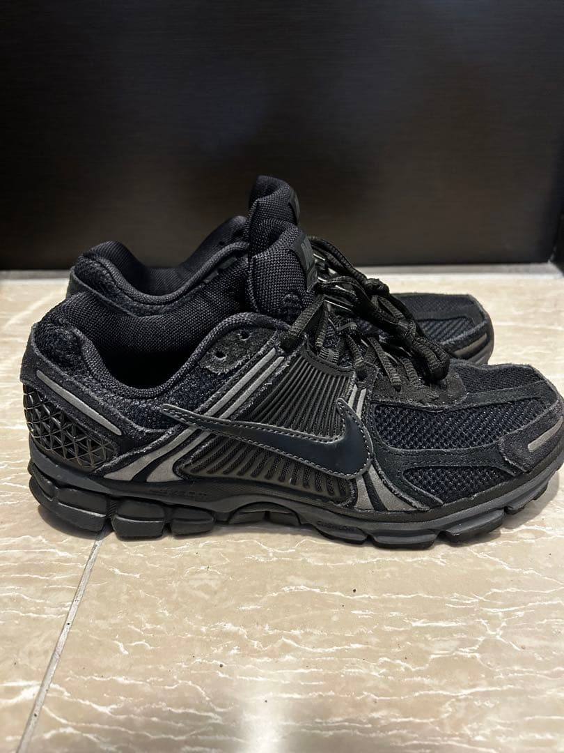 ⭐︎値下げ不可⭐︎Nike Zoom Vomero 5 ブラック