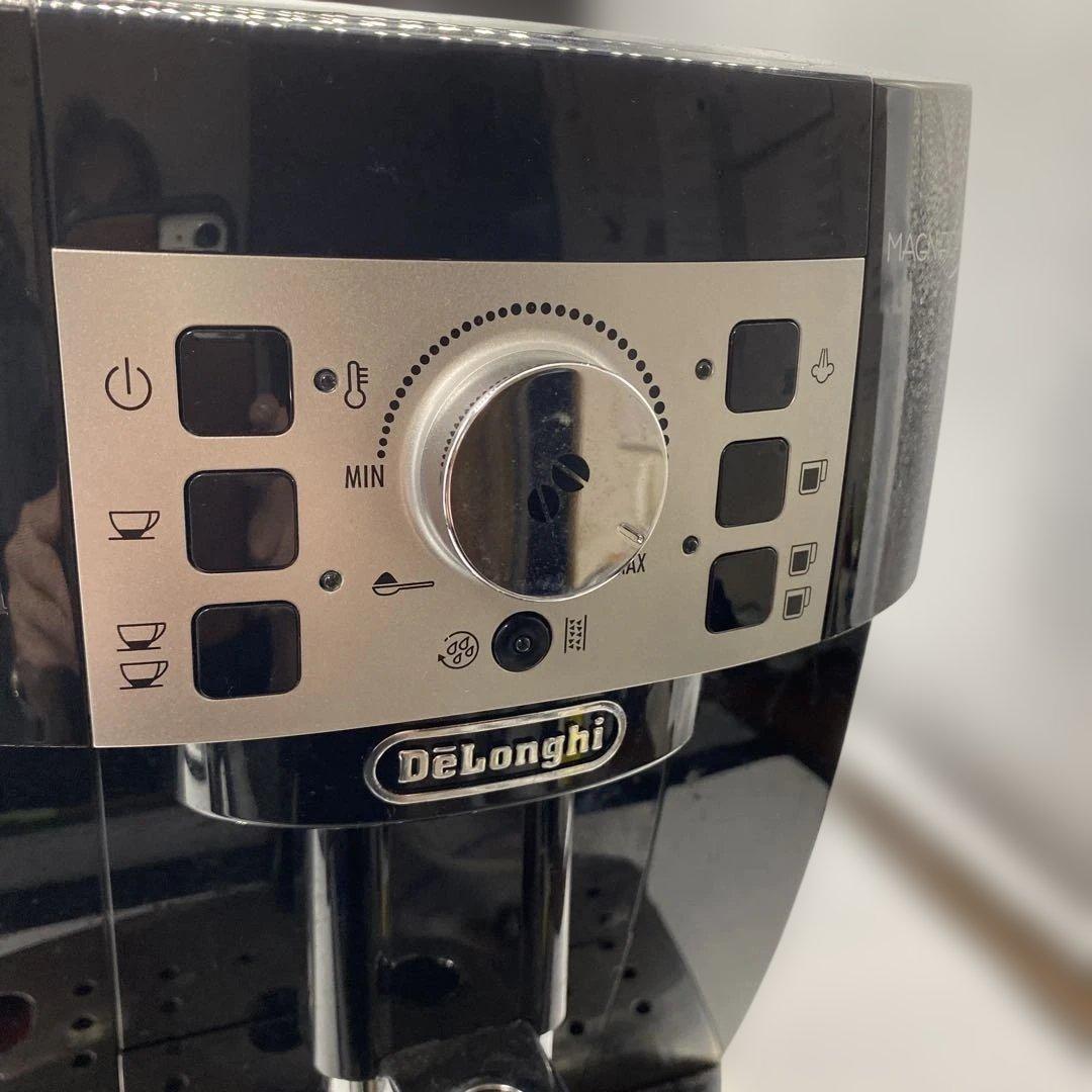 DeLonghi デロンギ マグニフィカS ECAM22112B