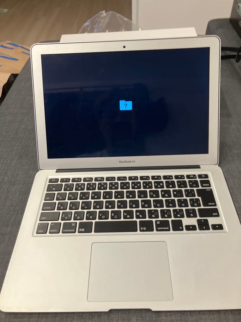MacBook Air A1466 13インチ ジャンク OSなし 通電OK