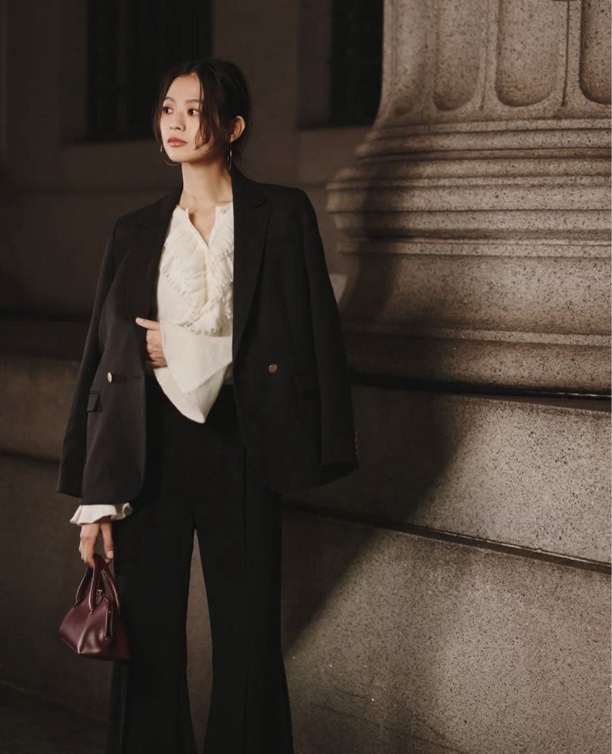 ［新品、未使用］anuans フリル付きホワイトニットトップス　タグ付き