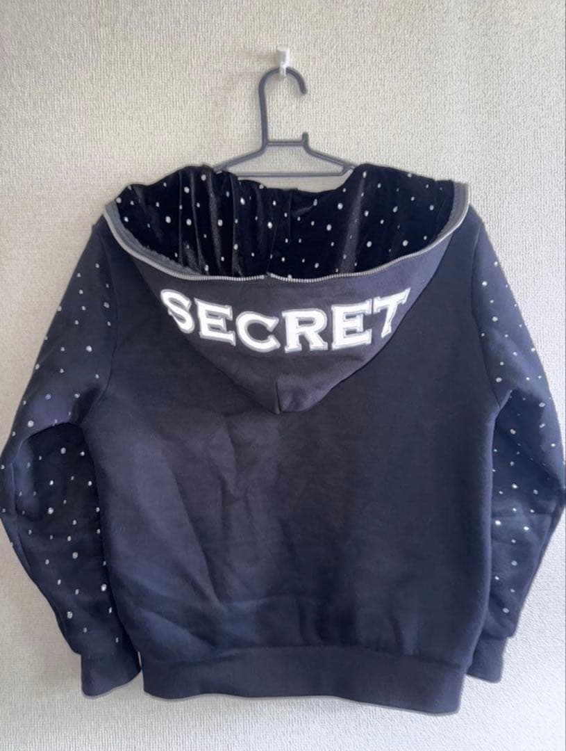 SECRET ジップパーカー