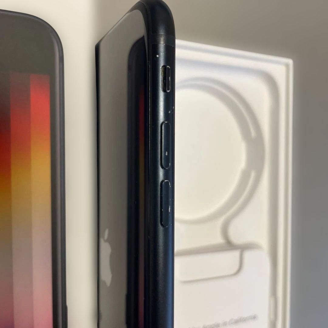 iPhone SE 第3世代　黒　iPhone se