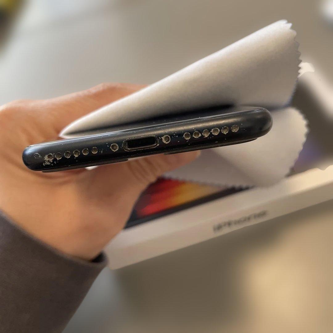 iPhone SE 第3世代　黒　iPhone se