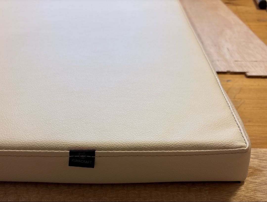 デリカD5専用ベッドキットの天板グレーホワイト