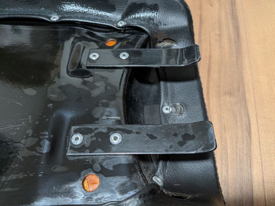 SR400 フラット　シート NITRO HEADS　ナイトロヘッズ