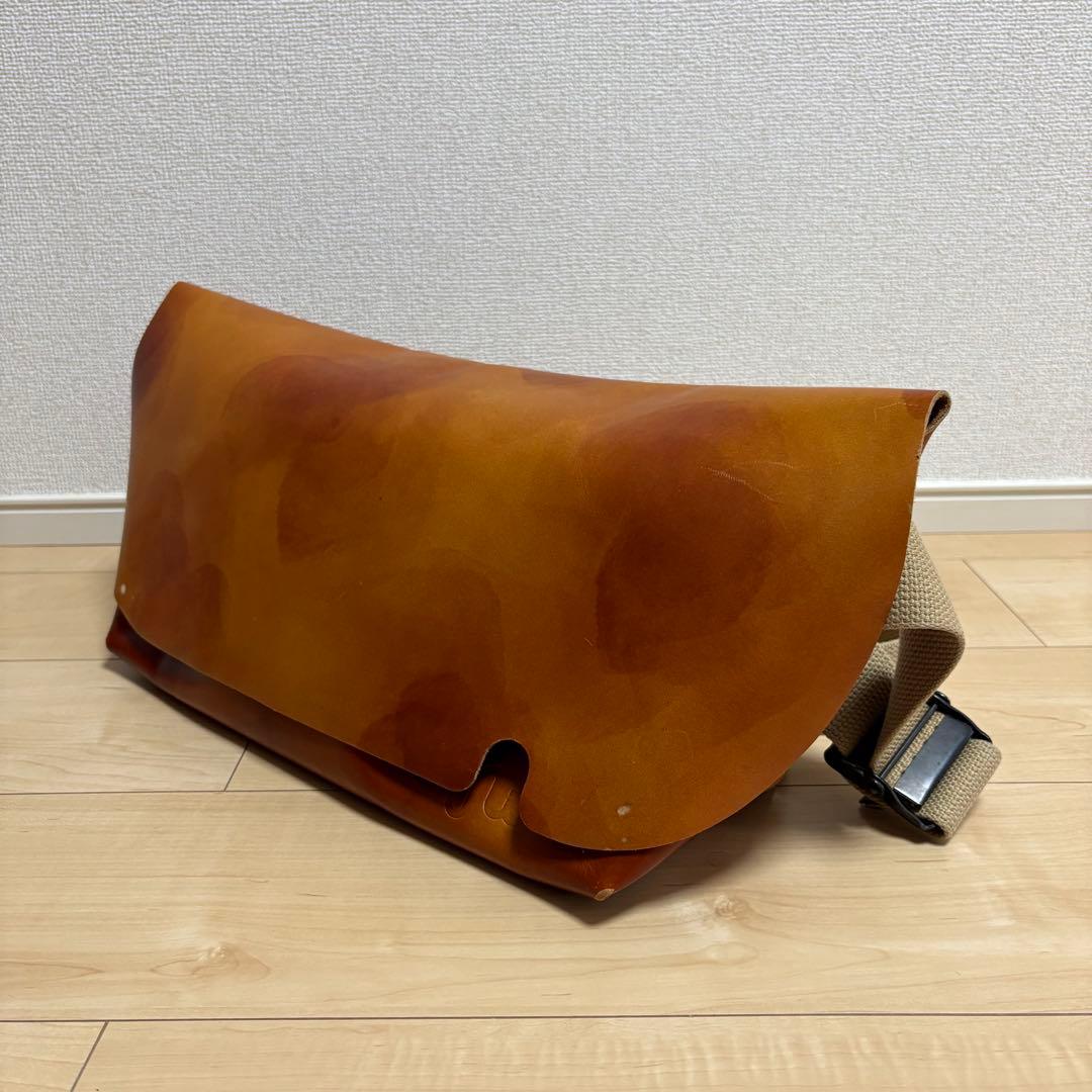 【美品】Uni&co ユニ&コー メッセンジャーバッグ 牛革レザー