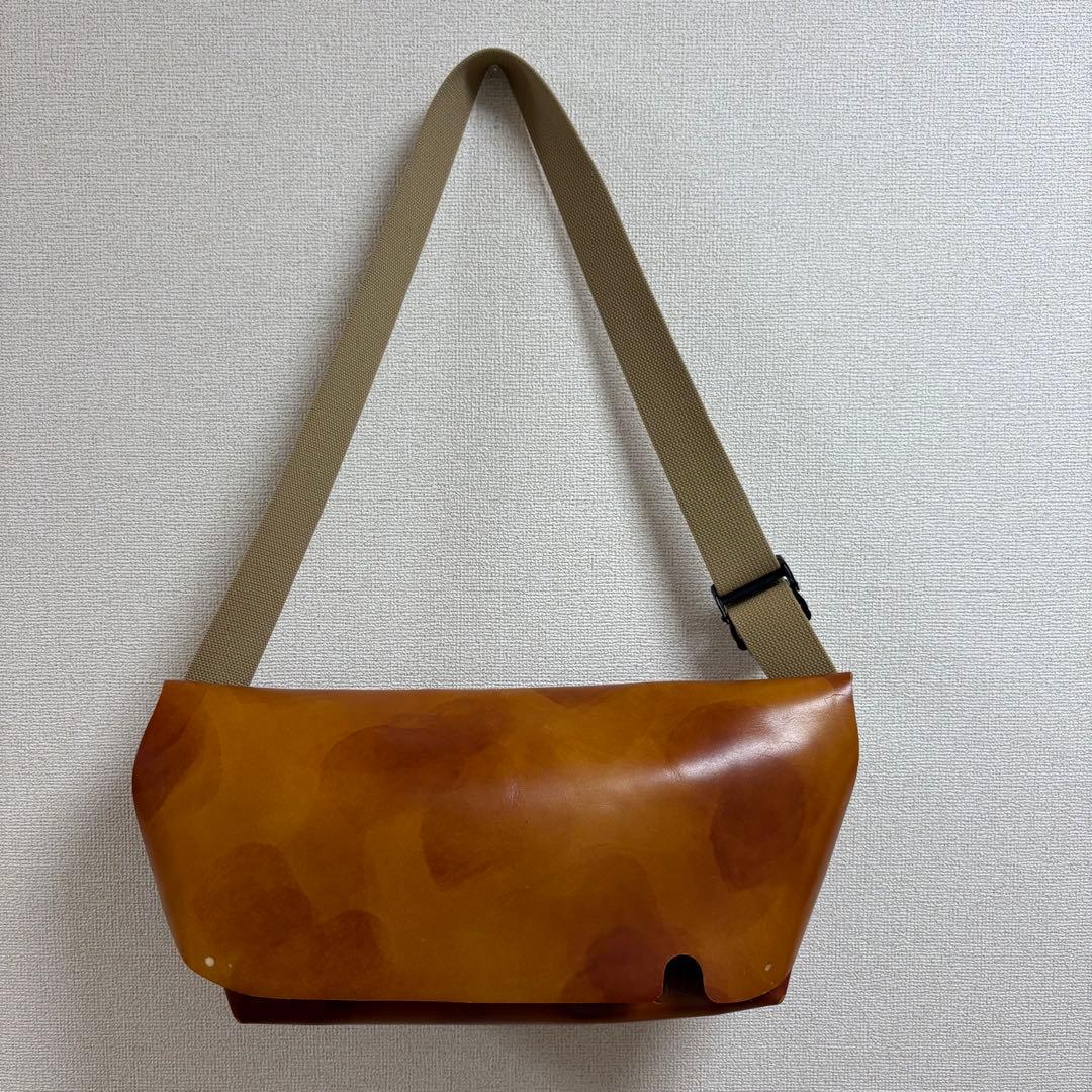 【美品】Uni&co ユニ&コー メッセンジャーバッグ 牛革レザー
