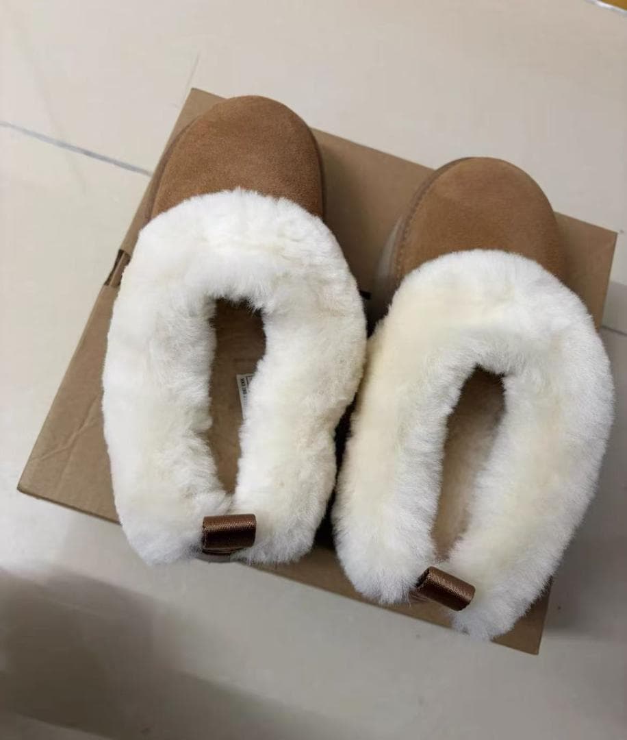 UGG TAZZELLE 24cm 厚底ブーツ ほぼ未使用