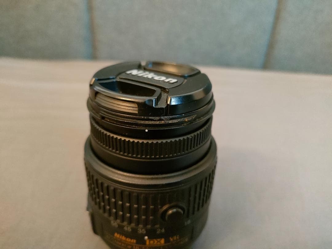 AF-S NIKKOR f/18-55mm　外装に傷あり