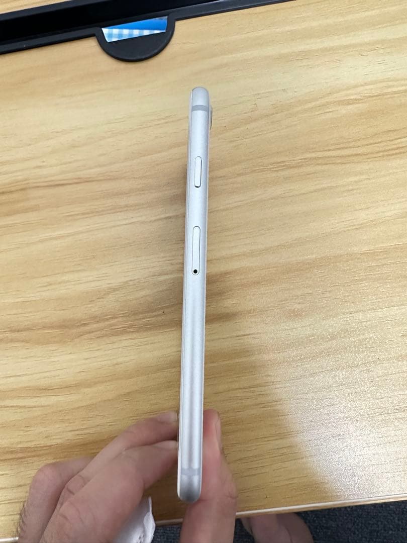 (中古)iPhone 8 SIMフリー 本体 64GB バッテリー 81%