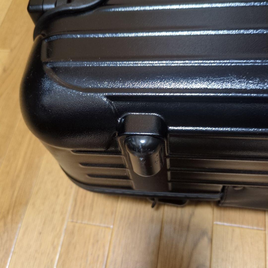RIMOWA 機内持込　二輪スーツケース　ブラック
