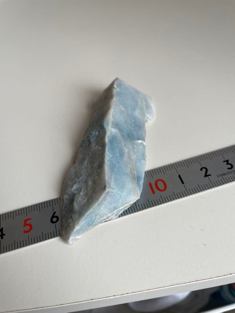 【国産鉱物】糸魚川産　入りコン沢の青ヒスイ