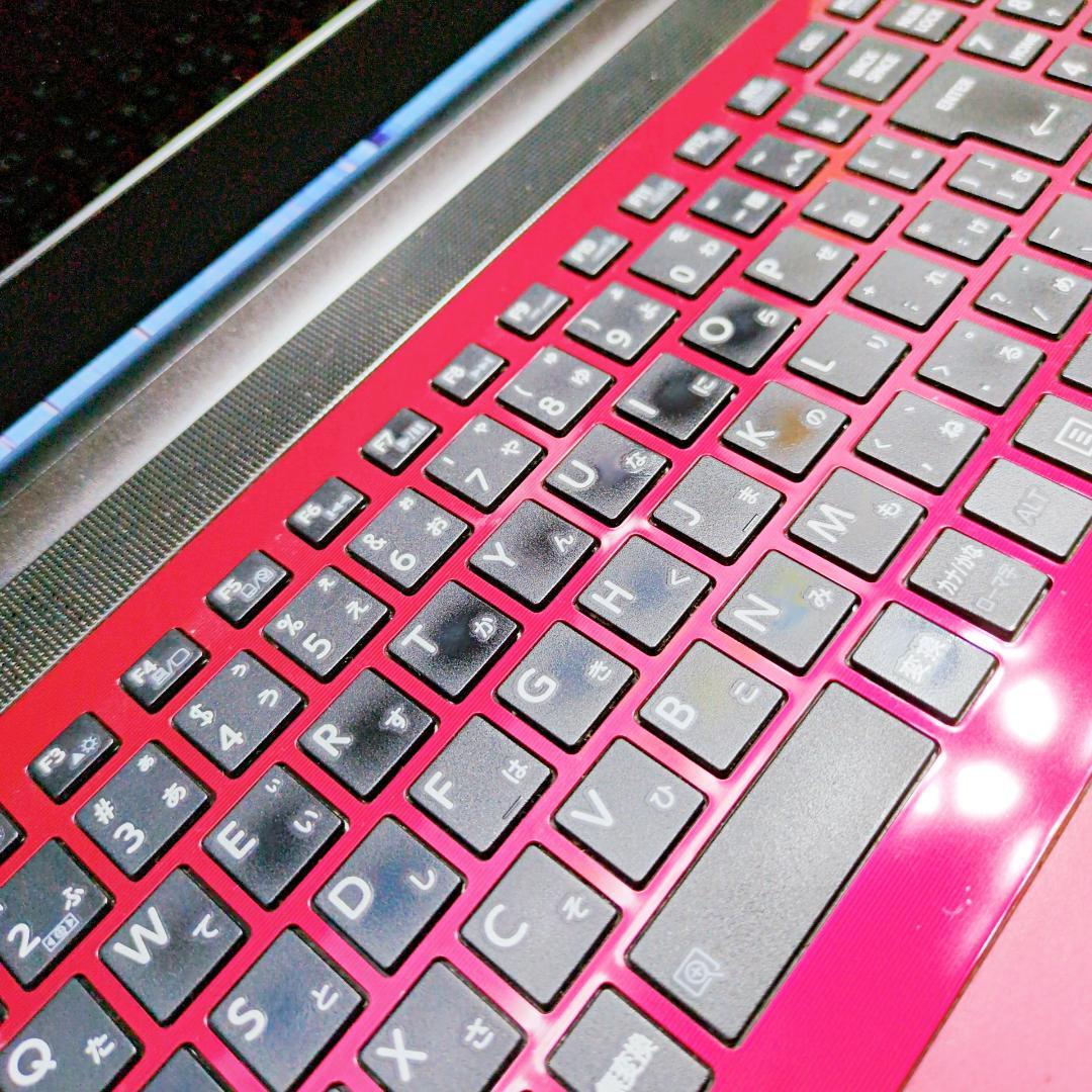 爆速SSD✨Windows11✨赤いノートパソコン 薄型dynabook カメラ