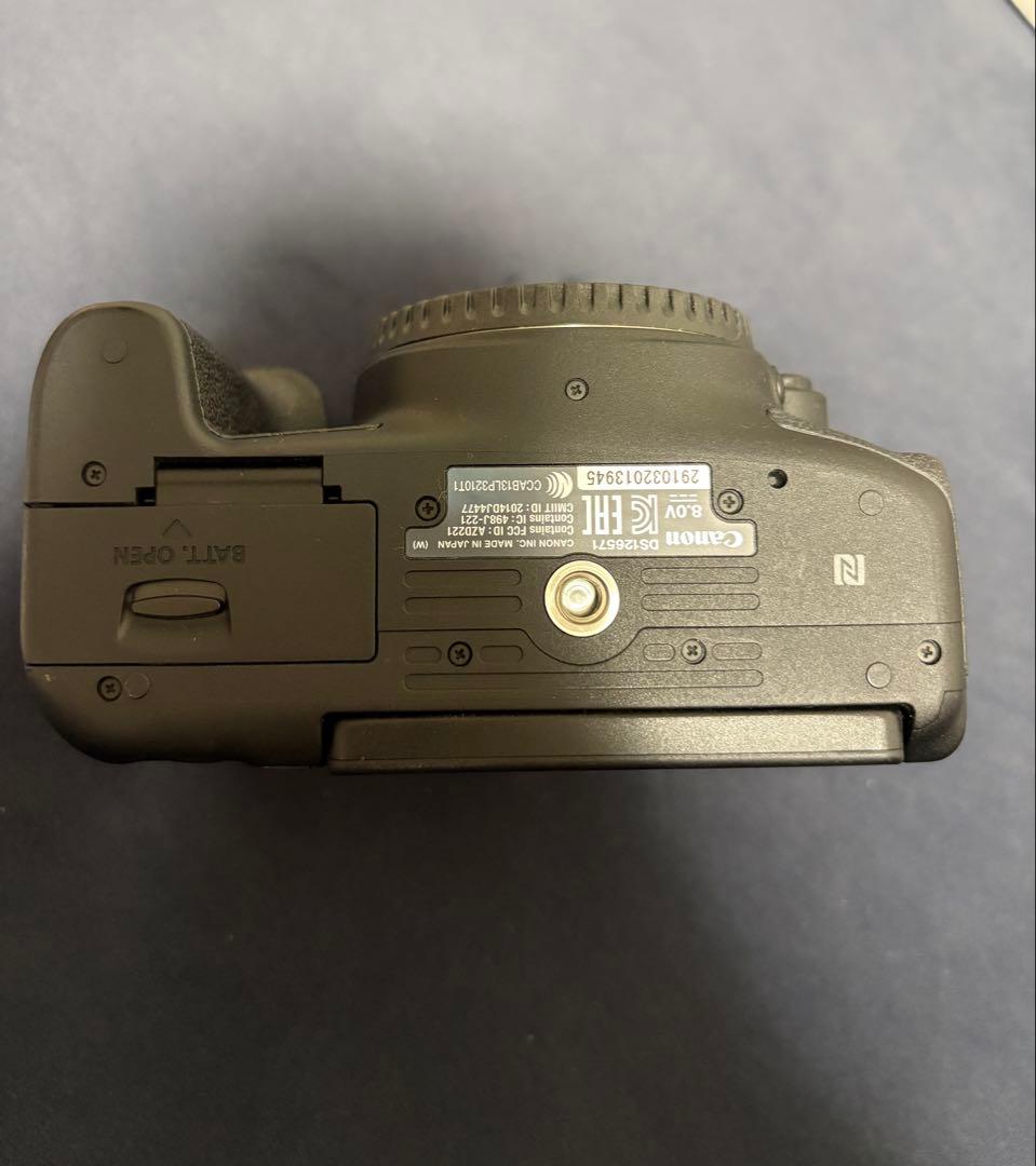 Canon EOSKissX8i デジタル一眼レフカメラ