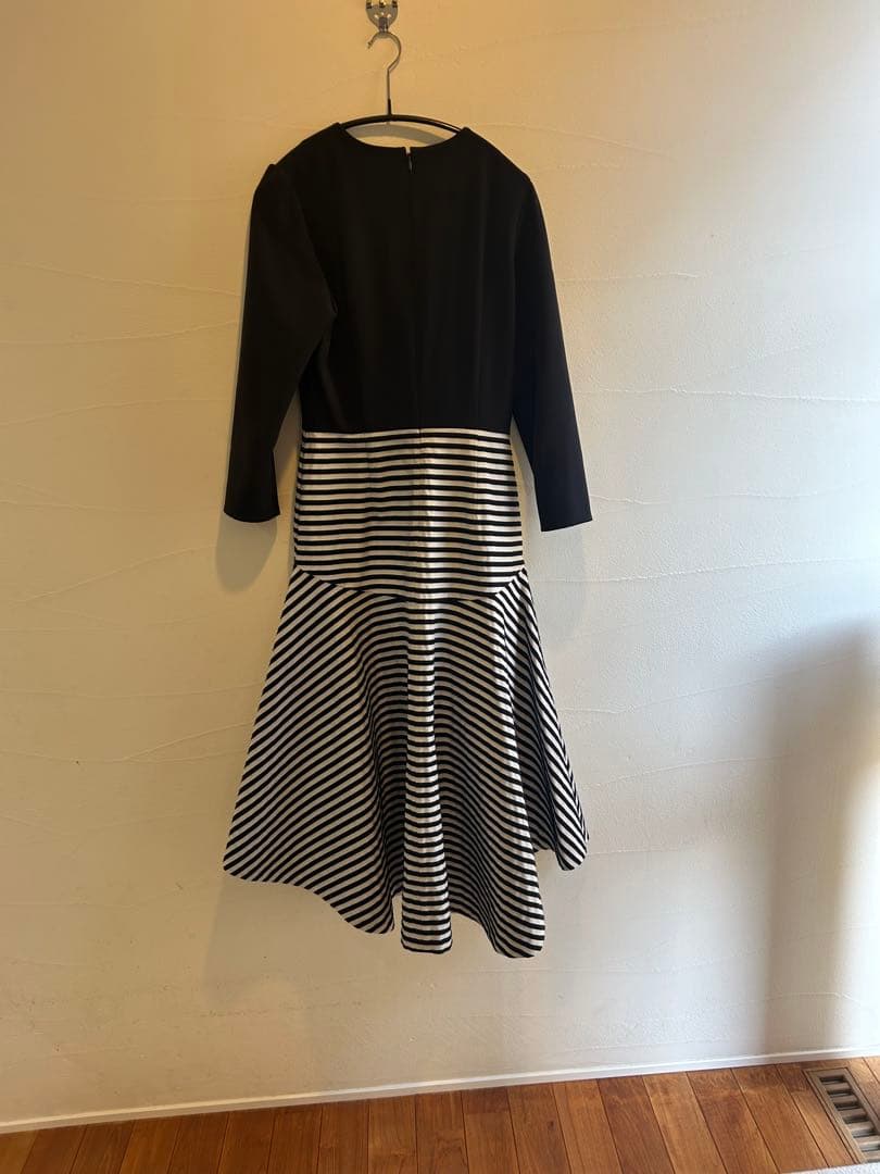 値下げ❗️BORDERS at BALCONY ひざ丈ワンピース 七分袖ストライプ