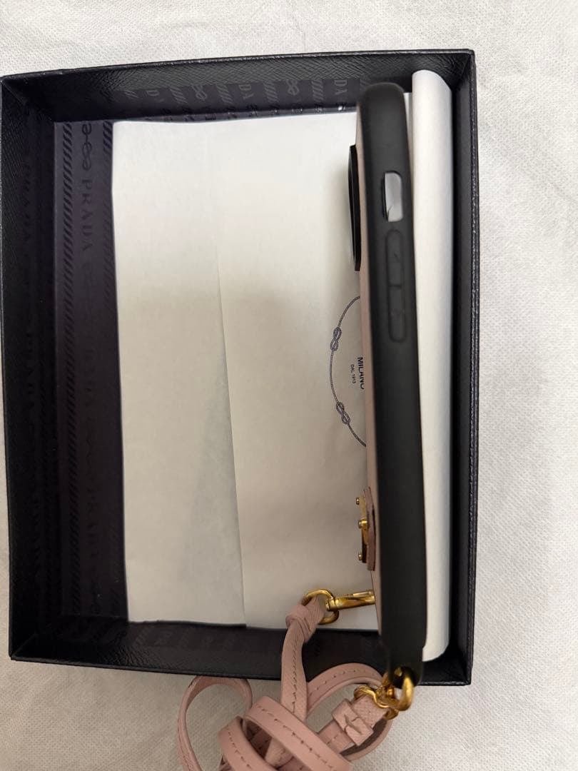 PRADA iPhone15ケース ピンク 正規品 箱付き
